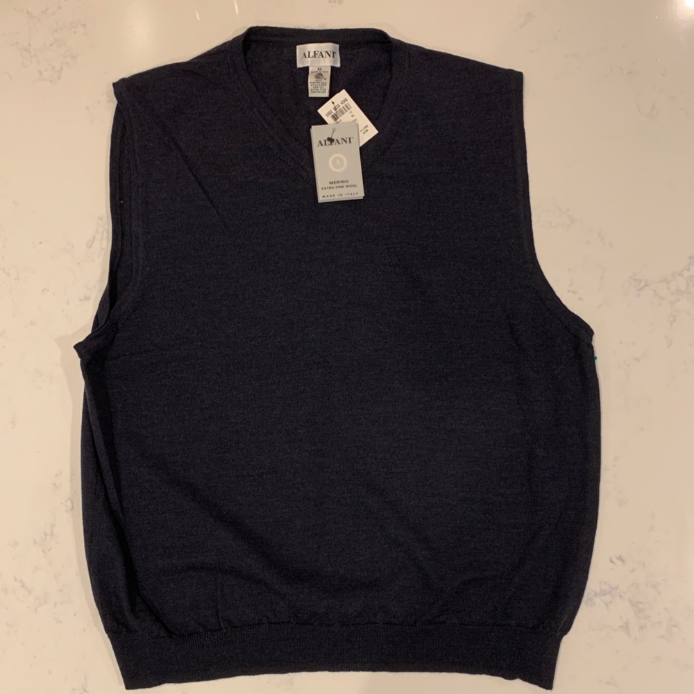 Vintage Alfani Men’s XL Dark Blue Fine Wool V-neck Sweater Vest